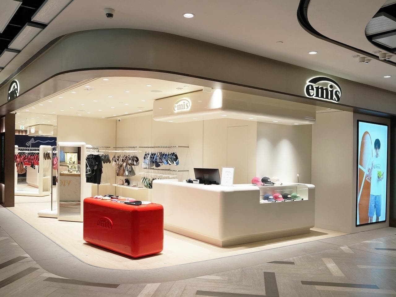 emis K11 MUSEA 期間限定店 — 2026新季系列登場 4